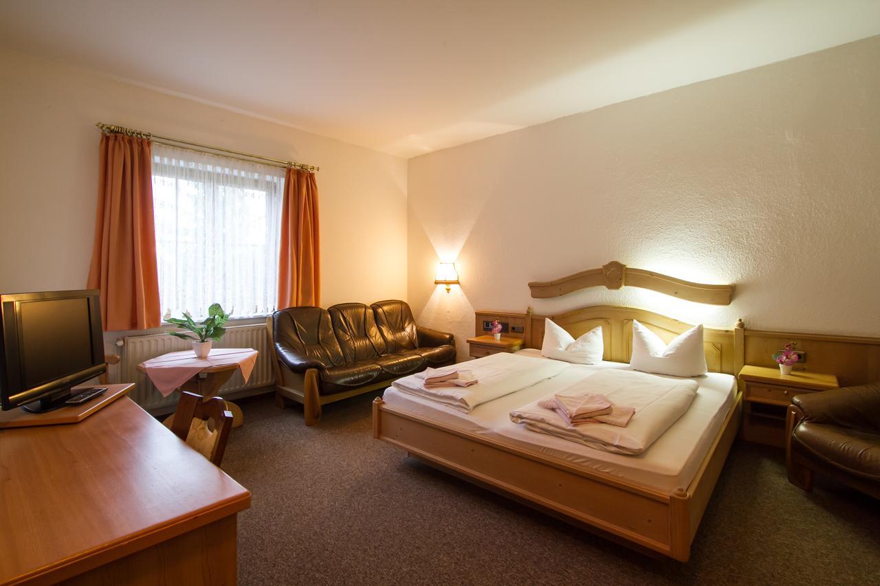 Hotel Groebern Am See Grobern Kültér fotó