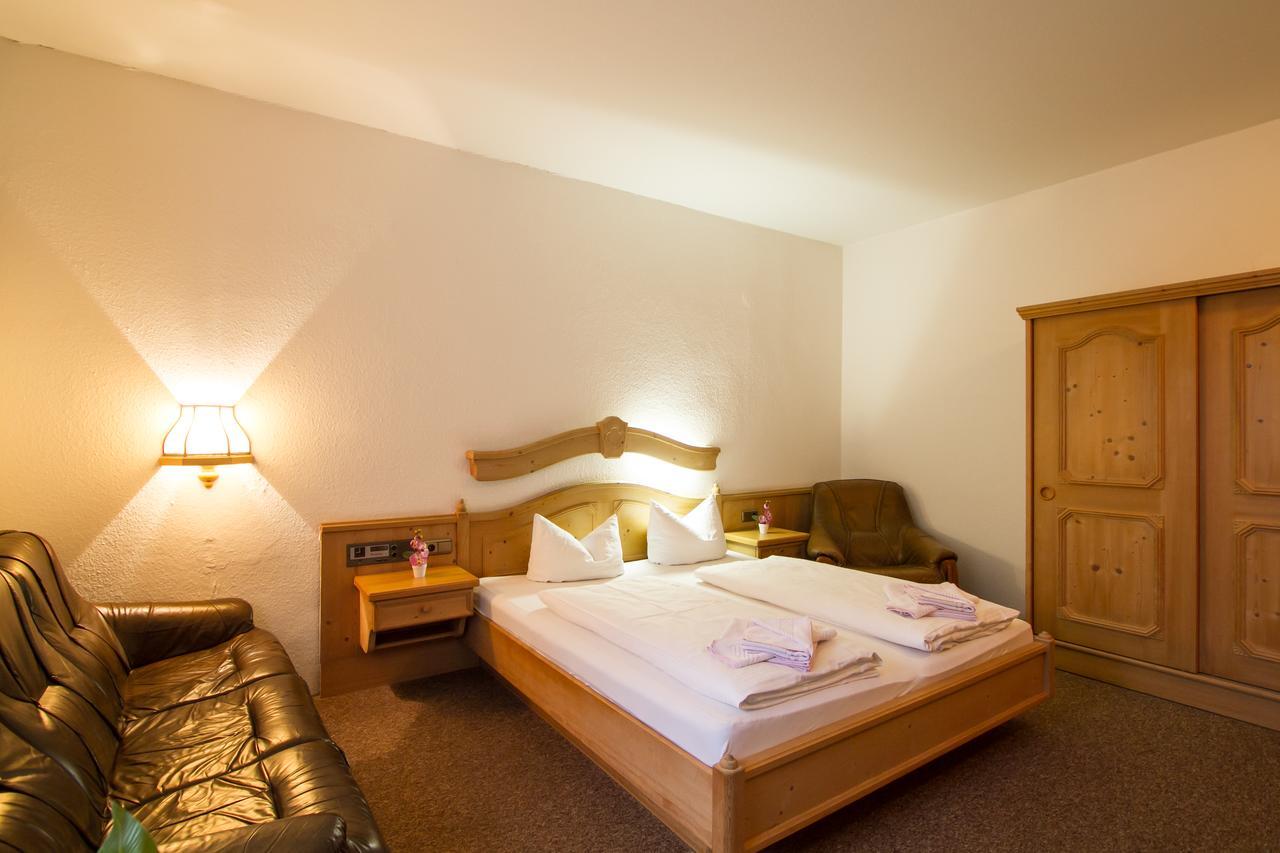 Hotel Groebern Am See Grobern Kültér fotó